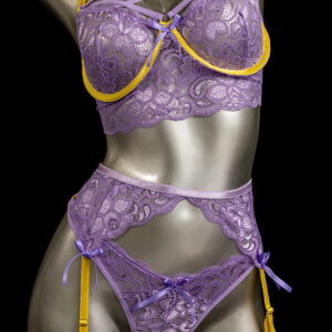 Conjunto lila-amarillo